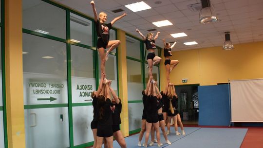 Zawodniczki z Akademii Cheerleaderek Fragolin marzą o udziale w Mistrzostwach Świata