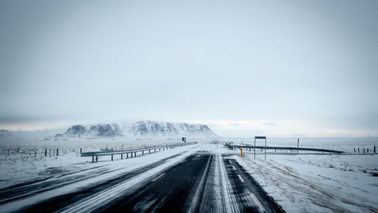 Zbliża się prawdziwa zima. Gdzie szukać informacji na temat stanu dróg?