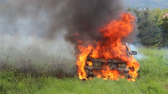 Zboiska: Pożar samochodu na polnej drodze