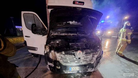 Zboiska. Pożar samochodu przy dystrybutorze paliwa