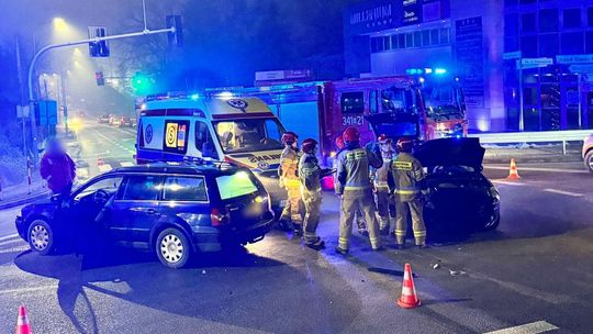 Zdarzenie drogowe na skrzyżowaniu w Krośnie