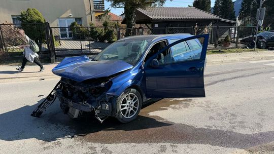 Zdarzenie drogowe w Jedliczu na skrzyżowaniu Armii Krajowej z Grabiny