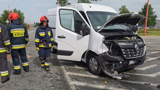 ? Zderzenie busa i osobówki na ul. Lotników