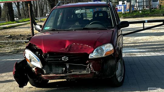 Zderzenie Citroena i Suzuki w Zboiskach na DK19