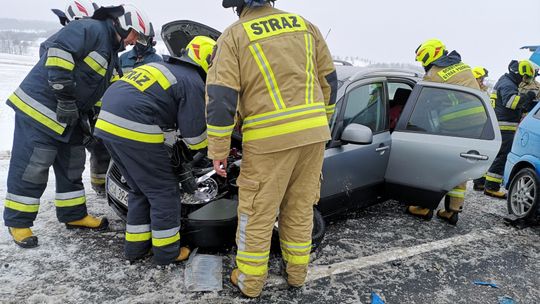 Zderzenie czołowe samochodów w Rymanowie na DK28