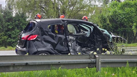 Zderzenie dwóch samochodów w Trzcinicy na DK28