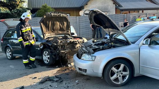 Zderzenie dwóch pojazdów na ul. Sikorskiego w Jedliczu