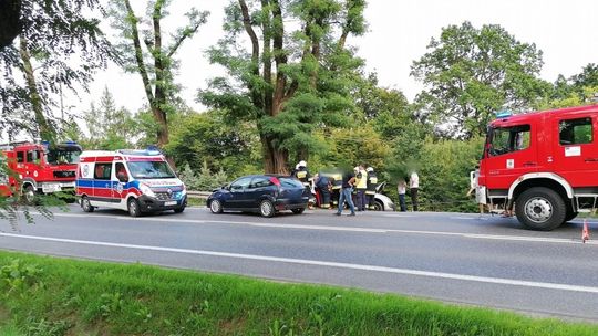 Zderzenie dwóch samochodów na DK19