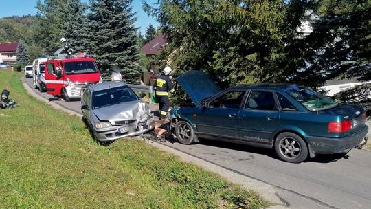 Zderzenie dwóch samochodów na Turkówce