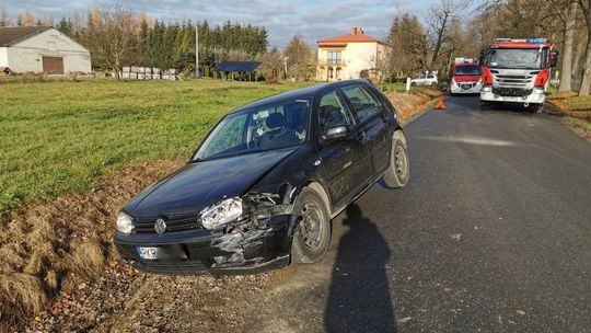Zderzenie dwóch samochodów osobowych w Komborni