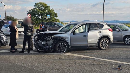Zderzenie dwóch samochodów w Krośnie