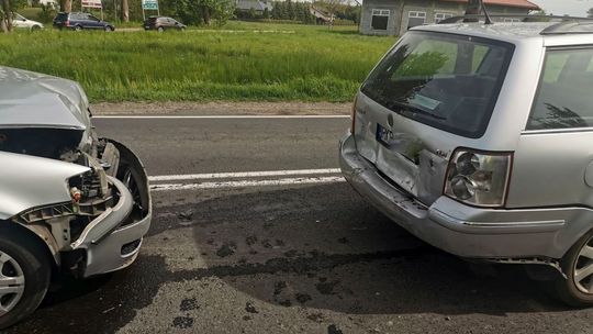 Zderzenie dwóch volkswagenów w Targowiskach na DK19