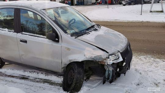 Zderzenie fiata i mitsubishi na Szeptyckiego w Korczynie