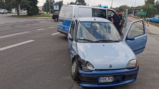 Zderzenie fiata i nissana na Krakowskiej w Krośnie