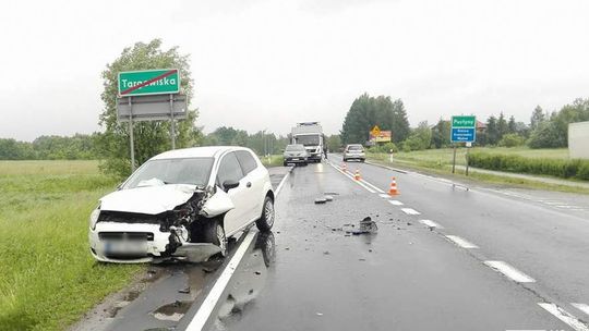Zderzenie Fiata i Volkswagena na DK19 w Targowiskach