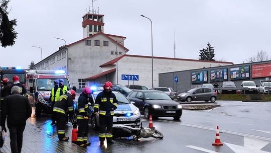 Zderzenie Mercedesa i skutera na ul. Niepodległości