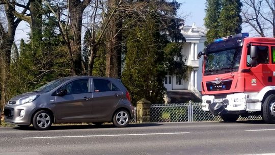 Zderzenie Nissana i KIA na DK28 w Iwoniczu przy młynie