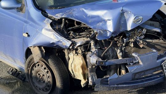 Zderzenie Nissana z Jeepem na newralgicznym skrzyżowaniu w Krośnie
