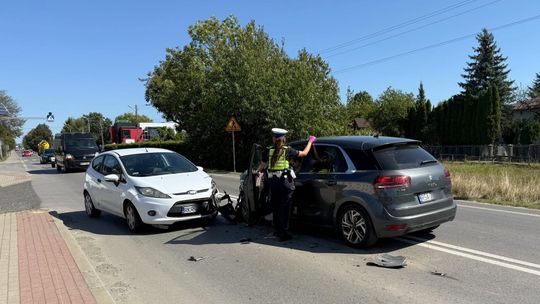 Zderzenie osobówek w Łężanach na DW864