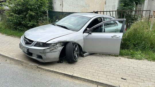 Zderzenie osobówki z ciężarówką w Cergowej. Kierowca hondy trafił do szpitala