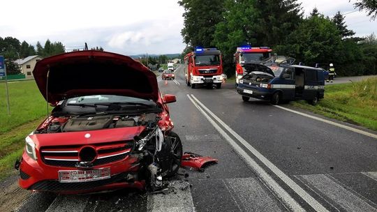 ? Zderzenie radiowozu policyjnego z Mercedesem [AKTUALIZACJA]