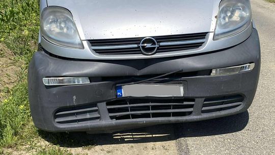 Zderzenie radiowozu z busem na granicy Rogów i Miejsca Piastowego