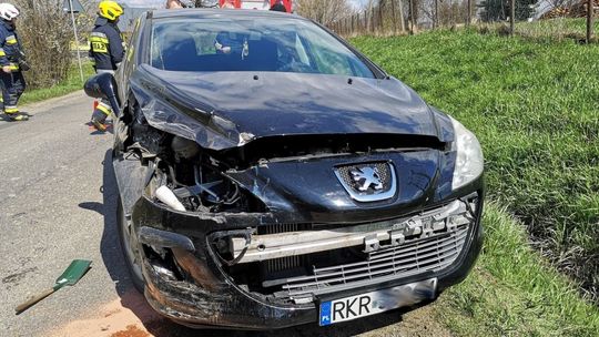 Zderzenie samochodów na Rymanowskiej we Wróbliku Szlacheckim
