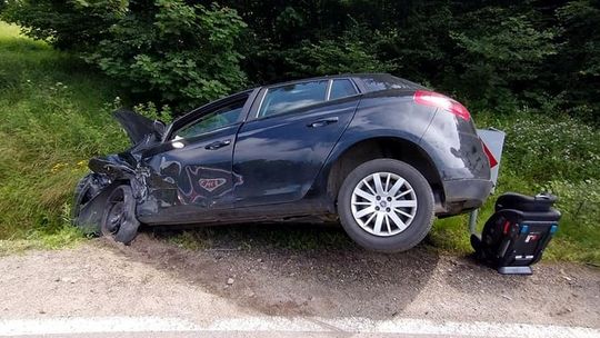 Zderzenie samochodów na serpentynach w Wietrznie