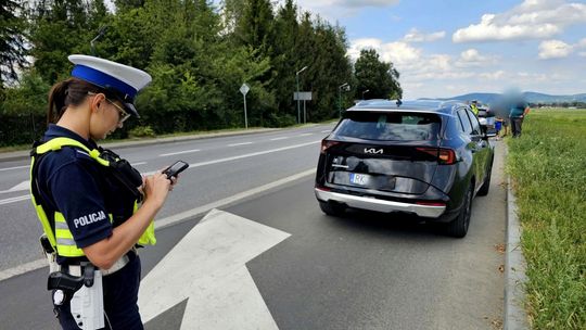 Zderzenie samochodów na skrzyżowaniu Lotników i Zręcińskiej