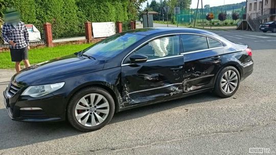 Zderzenie samochodów na skrzyżowaniu w Kopytowej