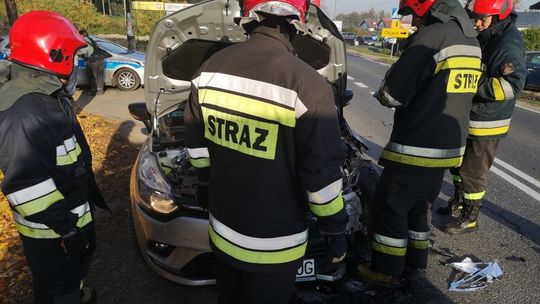 Zderzenie samochodów na skrzyżowaniu w Ustrobnej