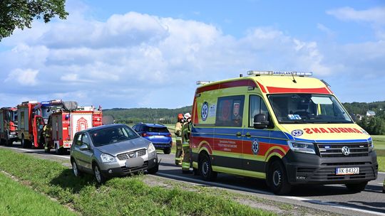 Zderzenie samochodów w Szebniach. Utrudnienia na DK28