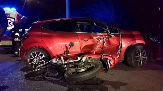 ? Zderzenie samochodu osobowego z motocyklem