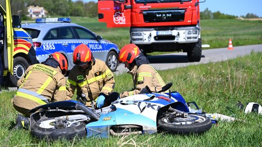 Zderzenie samochodu osobowego z motocyklem, dwie osoby ranne