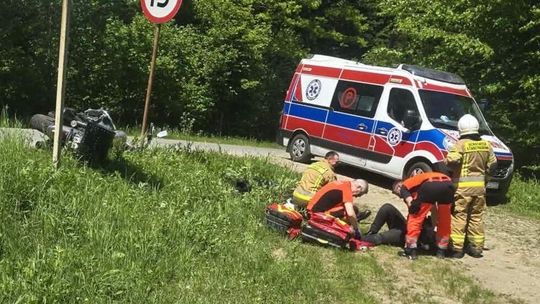 Zderzenie samochodu z motocyklem w Polanach