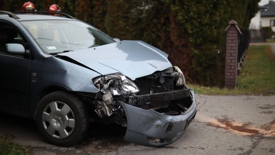 Zderzenie SsangYonga z Toyotą w Rogach