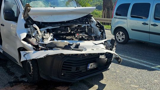 Zderzenie Toyoty z naczepą na DK19 w Zboiskach