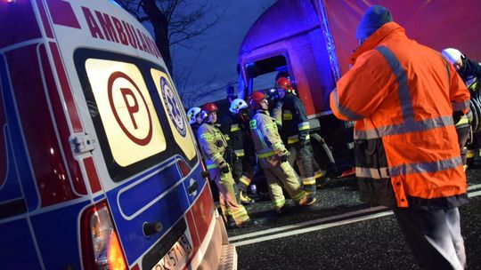 Zderzenie trzech ciężarówek na DK19 w Zboiskach