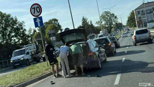 Zderzenie trzech samochodów na DK28 w Krośnie