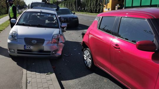 Zderzenie trzech samochodów na Krakowskiej