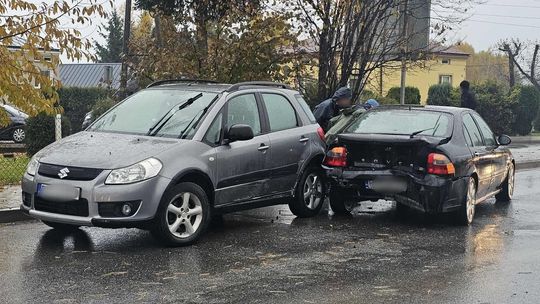 Zderzenie trzech samochodów w Świerzowej Polskiej