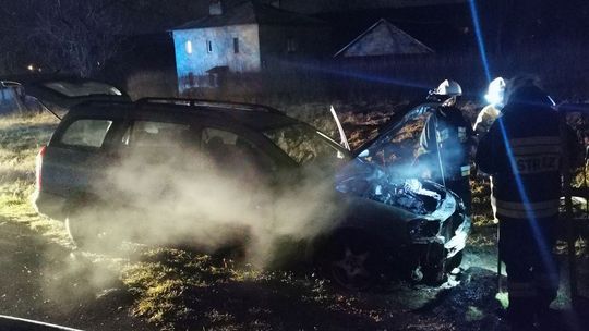Żeglce. Pożar samochodu w wigilijny wieczór