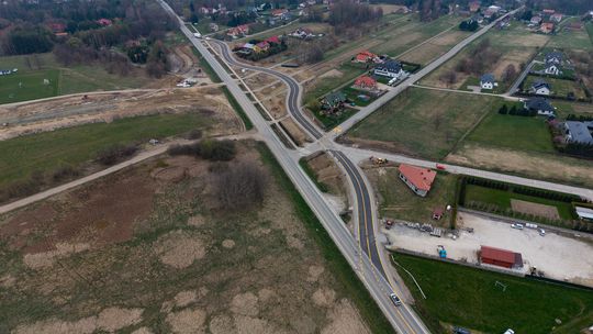 Zmiana organizacji ruchu na DW864 w Pustynach. Trwa budowa łącznika z S19