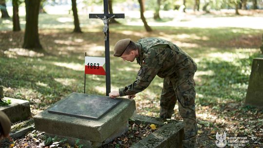 Żołnierska Pamięć. Terytorialsi porządkowali groby bohaterów