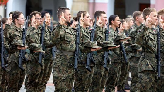 Żołnierze 3 Podkarpackiej Brygady Obrony Terytorialnej złożyli przysięgę w Krośnie [ZDJĘCIA]
