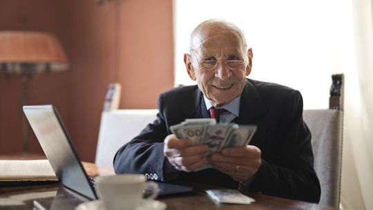 ZUS apeluje do seniorów w sprawie czternastych emerytur