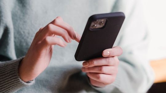 ZUS ostrzega przed SMS-ami od oszustów