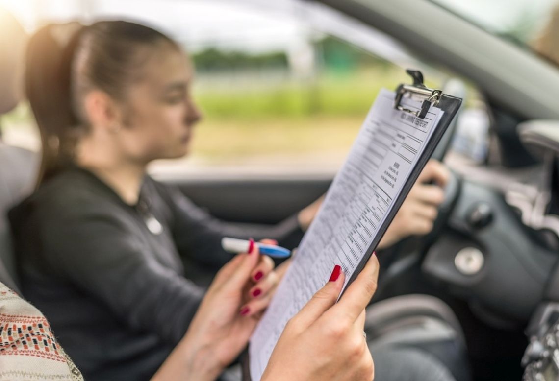 1 tys. zł dodatkowo za prawo jazdy. Ministerstwo nie jest wcale na „nie”