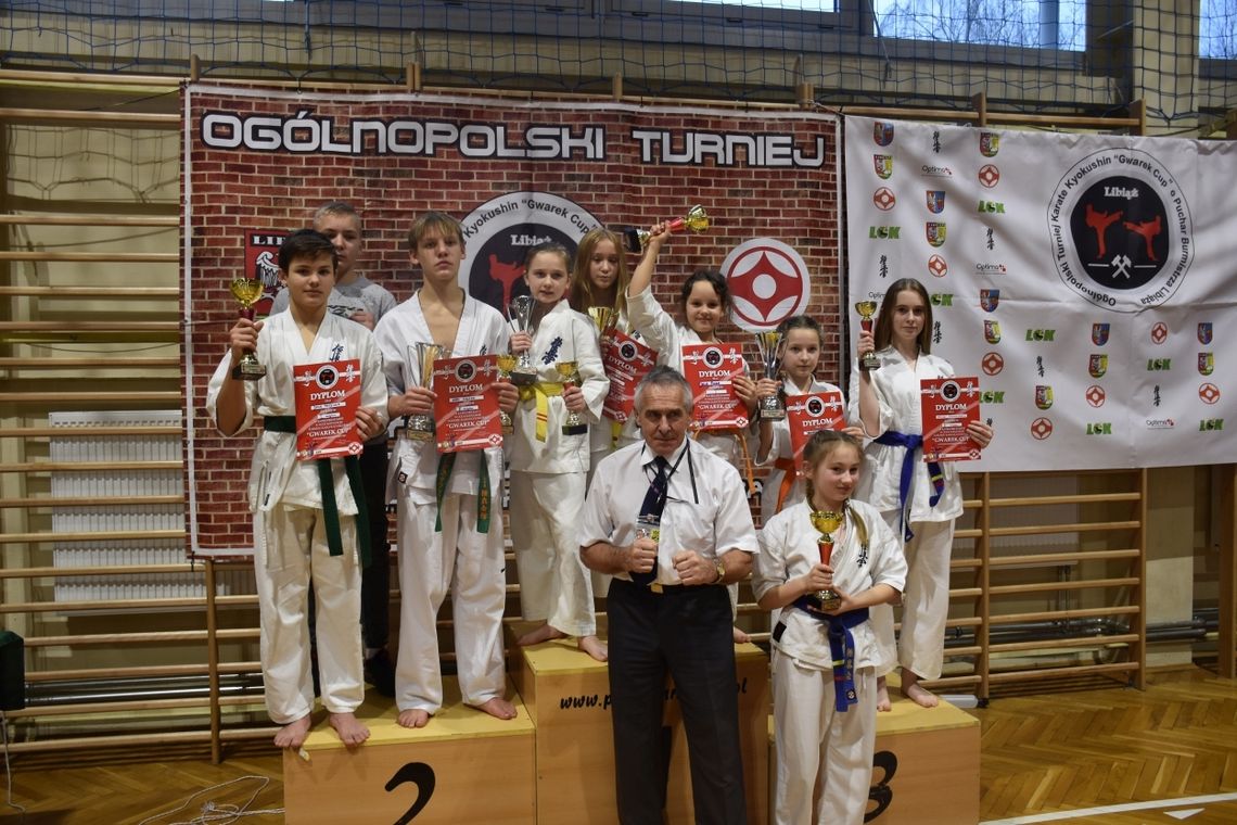 11 pucharów w Libiążu i 14 Łabuńkach. Kolejne sukcesy krośnieńskich karateków