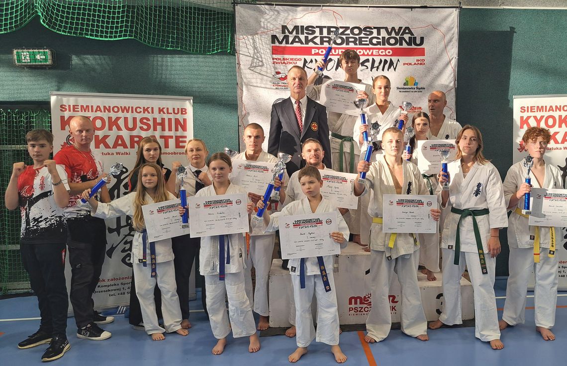13 pucharów i szóste miejsce drużynowo karateków z Krosna